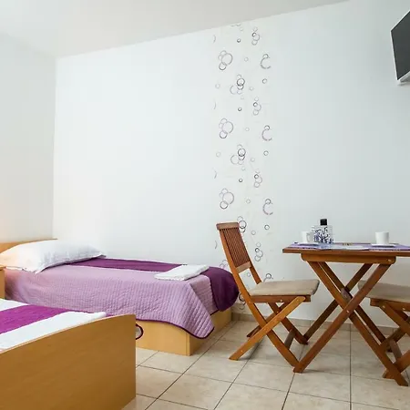 Vesela Appartamento *