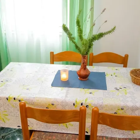 Vesela Appartamento Seline