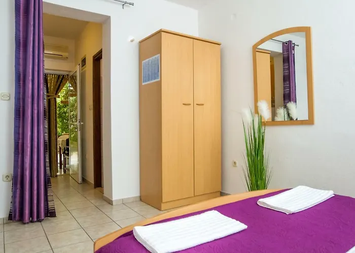 Vesela Apartment *